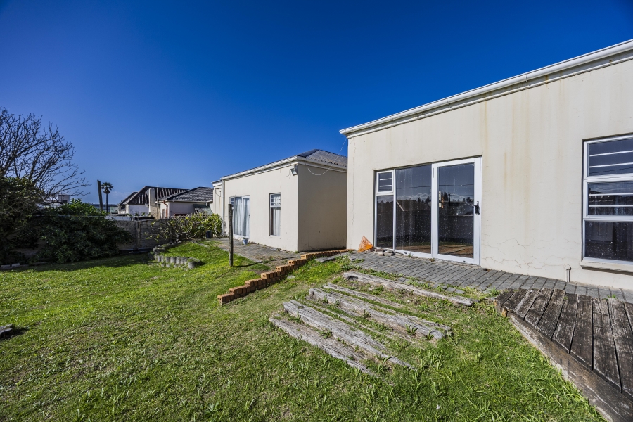 6 Bedroom Property for Sale in Quigney Eastern Cape